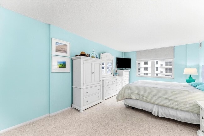 Building Photo - 3215 S Ocean Blvd