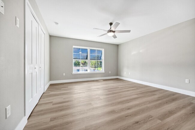 Building Photo - 37 SE 15th Terrace