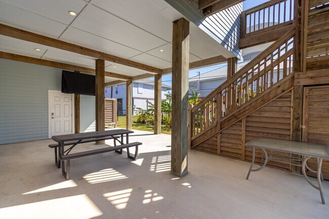 Building Photo - 16511 John Davis Rd