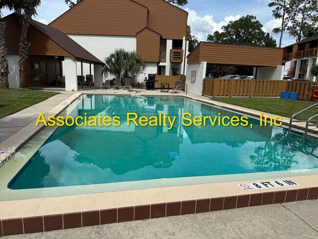 Building Photo - 2-Bedroom Condo with Dual Balconies and POOL in Somerset Village! Close to UF, Shands & the VA!
