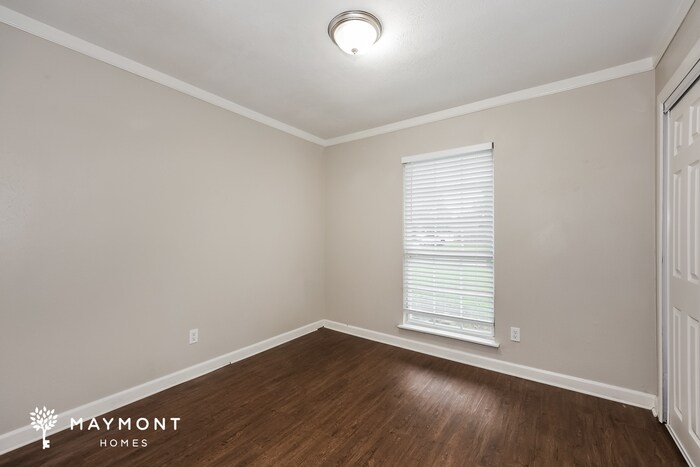 Building Photo - 709 Lawndale Dr