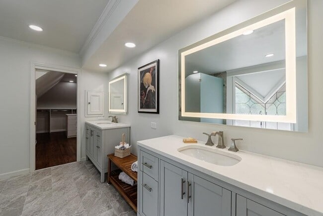 Building Photo - 459 Atlanta Country Club Dr