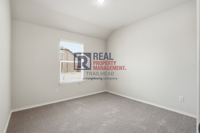 Building Photo - Well-Appointed 4-Bedroom Home with Open Layout