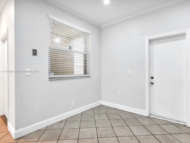 Building Photo - 2094 Hacienda Terrace