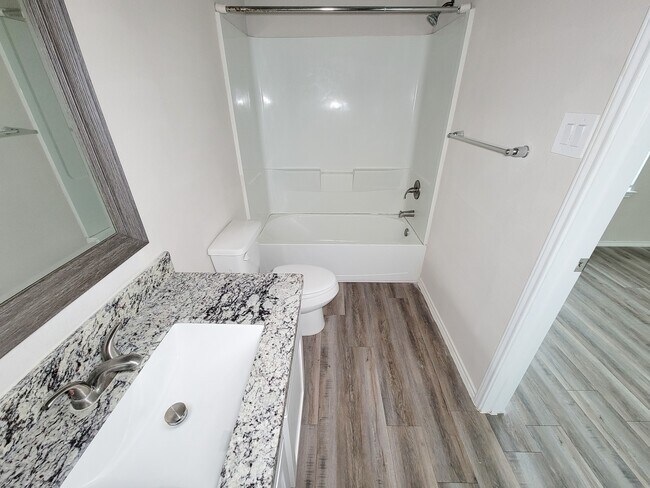 Building Photo - 11720 White Cedar St