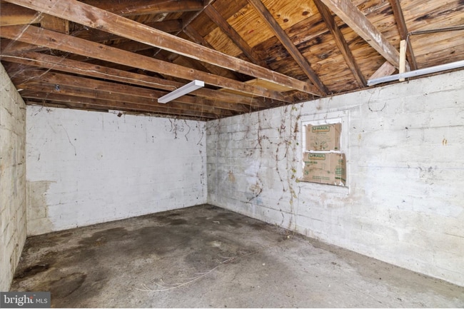 Building Photo - 820 Greenhill Rd