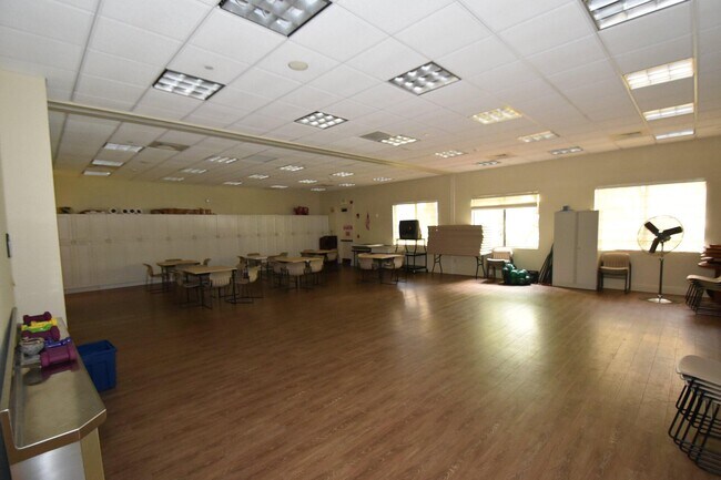 Building Photo - 8127 Playa Del Sur Blvd