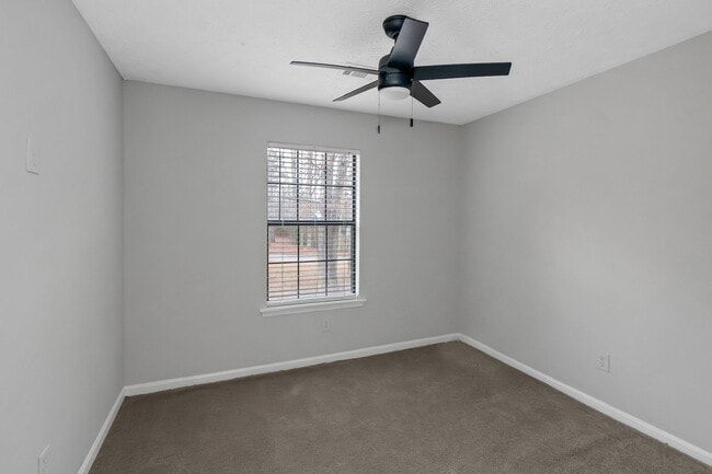 Building Photo - 321 Summerwood Ln