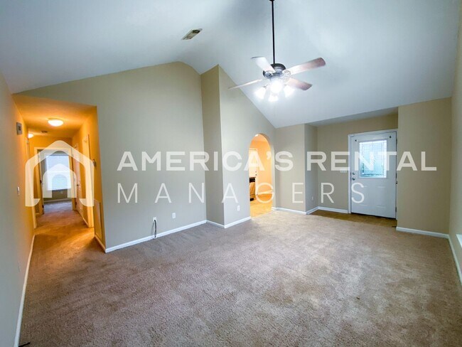 Building Photo - 15915 Lexie Dr