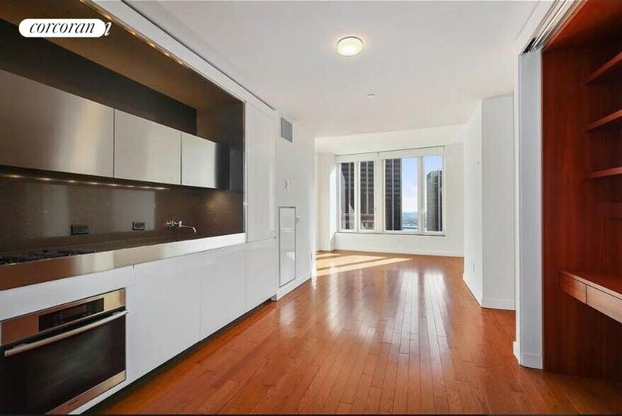 Primary Photo - 15 William St