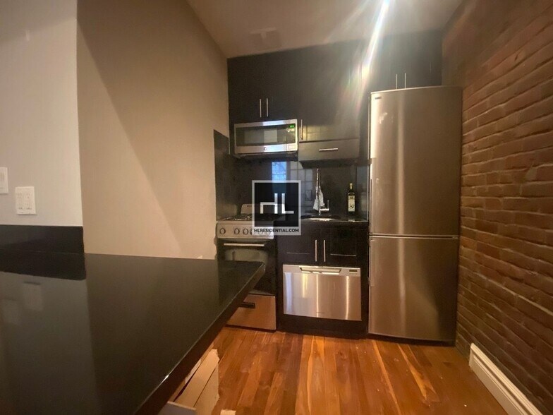 Building Photo - West 21st Street