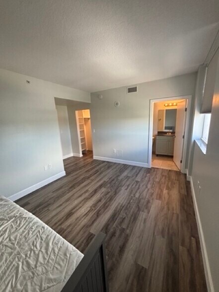 Master Bedroom - 1 Glen Royal Pky
