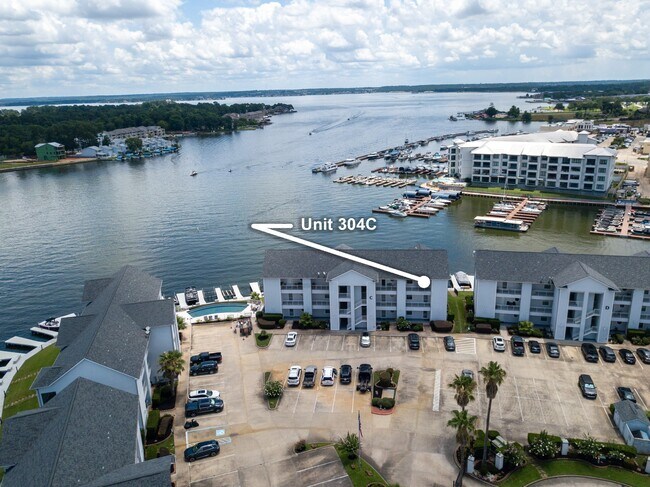 Primary Photo - 168 Lake Point Blvd