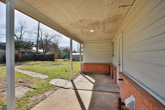 Building Photo - 11914 Meadowpass St