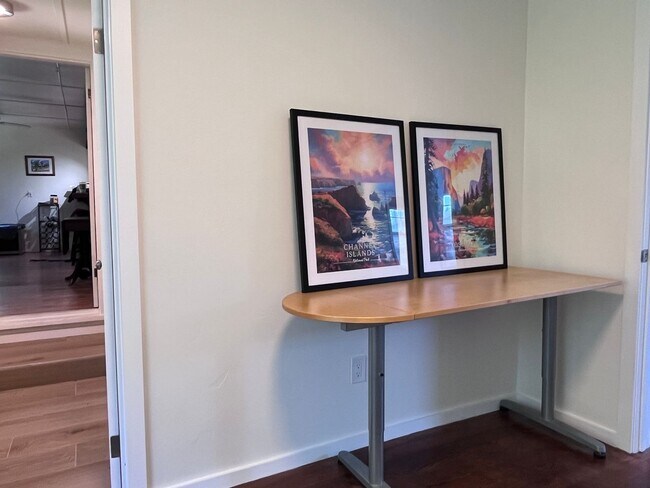 Building Photo - Fully Furnished- 2 bedroom/ 2 bathroom in Seacliff neighborhood walking distance to the beach