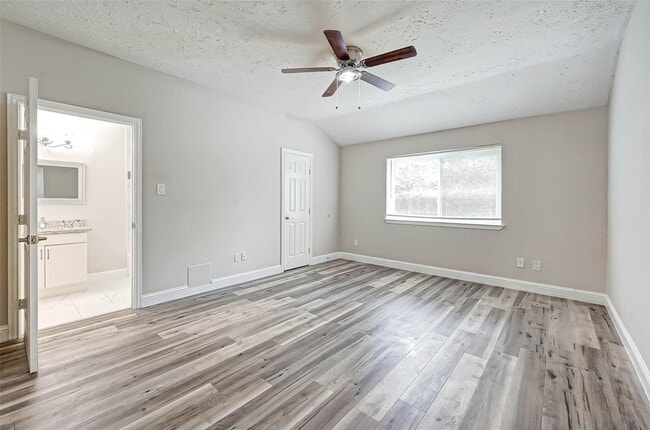 Building Photo - 6802 Glenray Dr