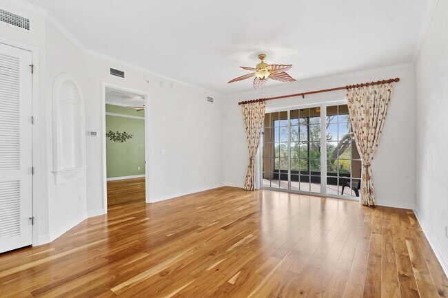 Building Photo - 160 Pantano Cay Blvd