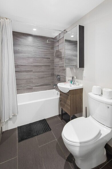 Building Photo - 406 E 59th St