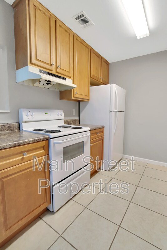 Building Photo - 3346 Green Briar Cir