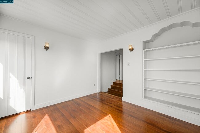 Building Photo - 2367 Carquinez Ave