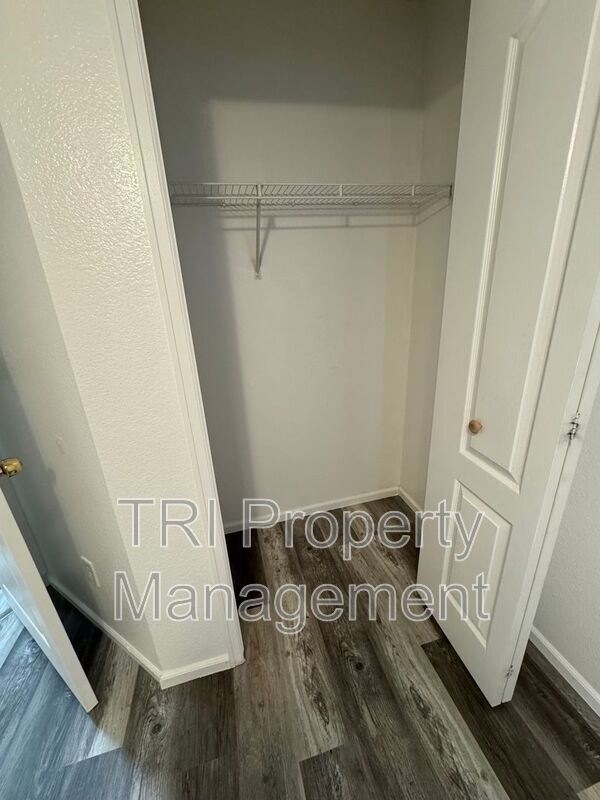 Building Photo - 2027 Birch Ave