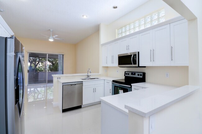 Building Photo - Newly Remodeled 3/2 in Cooper City