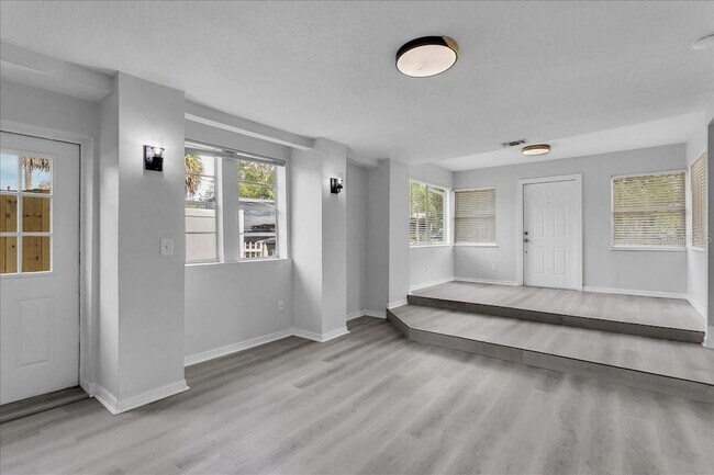 Building Photo - 6008 N Tampa St