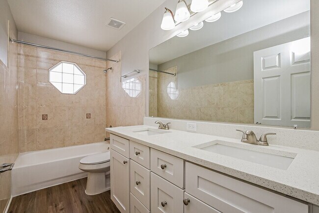 Building Photo - 1828 Olivia Cir