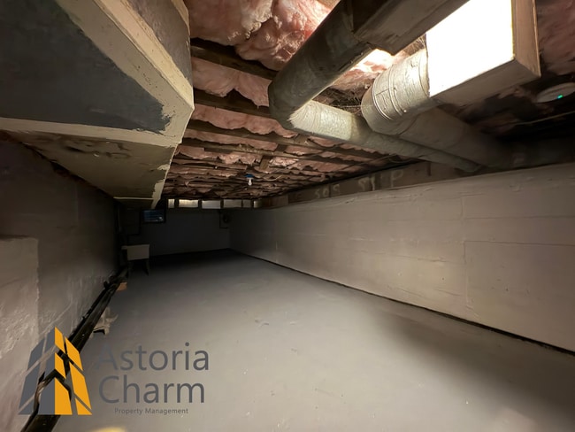Building Photo - Updated 3-Bedroom Rental with Open Layout ...
