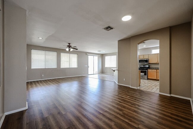 Building Photo - COMING SOON !! Lovely 4Bedroom/2Bath in the Heart of Chandler