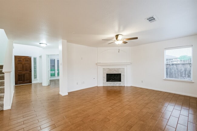 Building Photo - 15506 Anton Dr