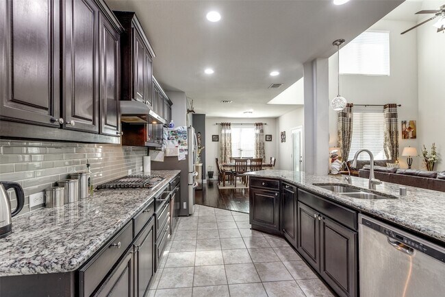Building Photo - 8609 McCutchins Dr