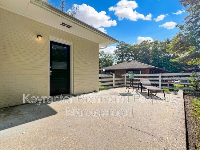 Building Photo - 5509 Swan Dr