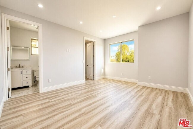 Building Photo - 6723 Sunnyslope Ave
