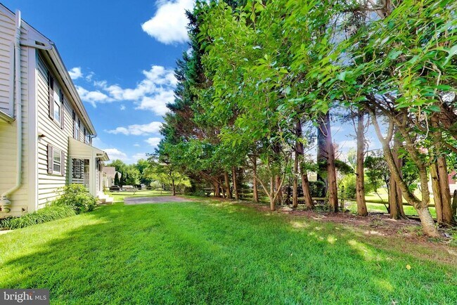 Building Photo - 991 Farm Haven Dr