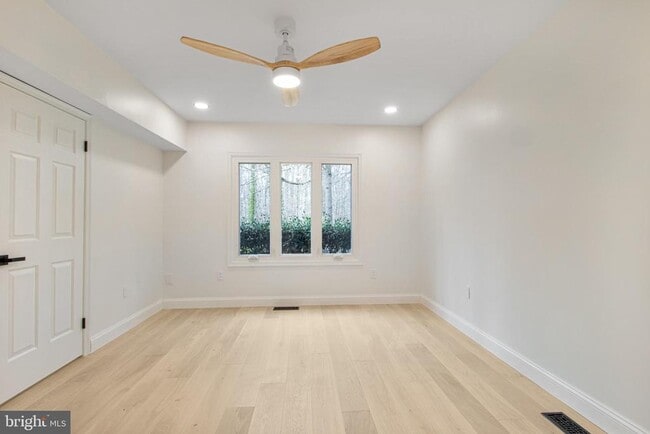 Building Photo - 8009 Poplar Hill Dr