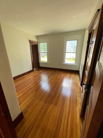 Building Photo - 24 Winthrop Ter