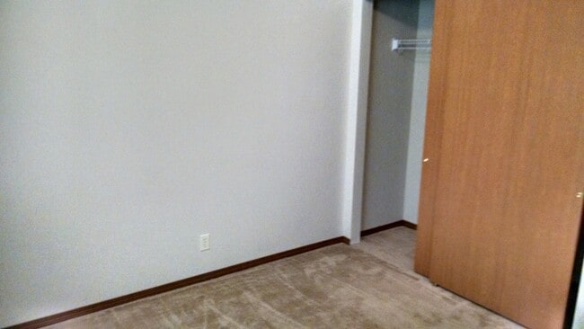 Building Photo - Modern Midtown Duplex