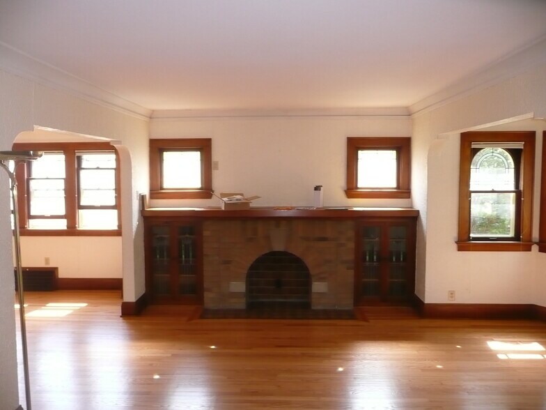 Building Photo - 3520 N Cramer St