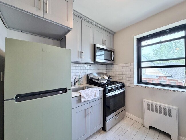 Building Photo - 165 Vroom St