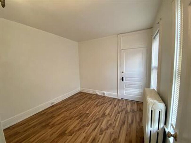 Building Photo - 137 S Prince St