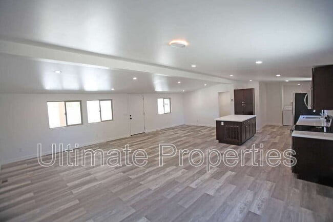 Building Photo - 38405 N 27th Ave