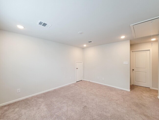 Building Photo - 94 Valiant Ridge Trail