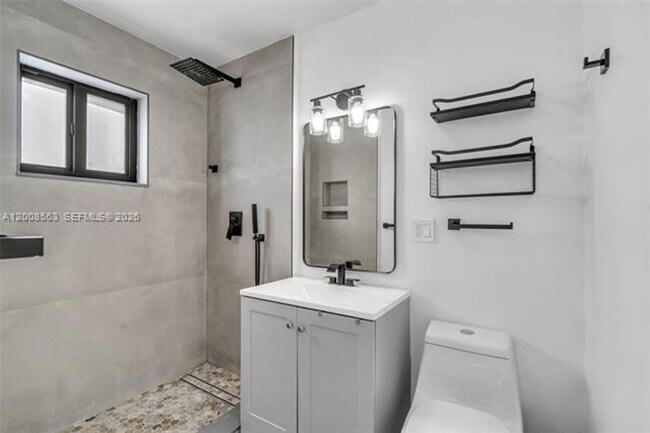 Building Photo - 8773 SW 36th St