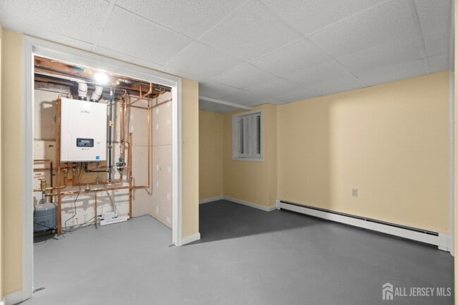 Building Photo - 762-762 Valley St