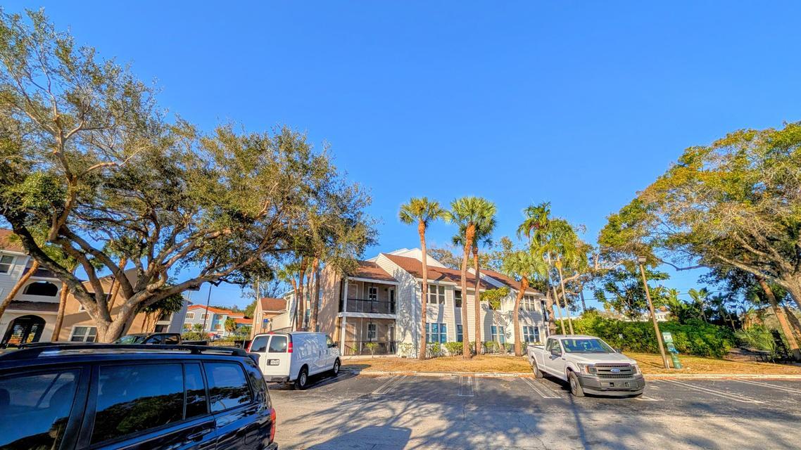 Building Photo - 2319 N Congress Ave