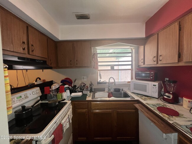 Building Photo - 1225 N Wickham Rd