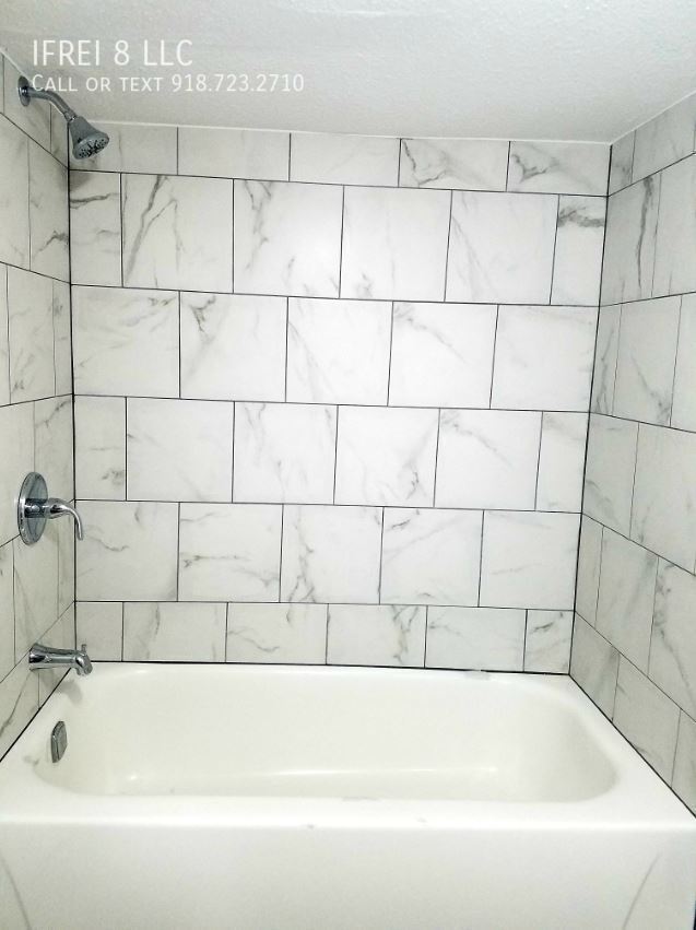 Building Photo - 415 1/2 E Oklahoma Street-