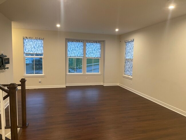 Building Photo - 190 Moyer Hill Dr