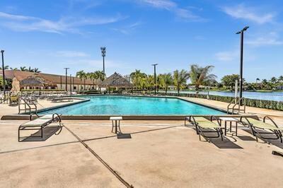 Building Photo - 8 Key W Ct